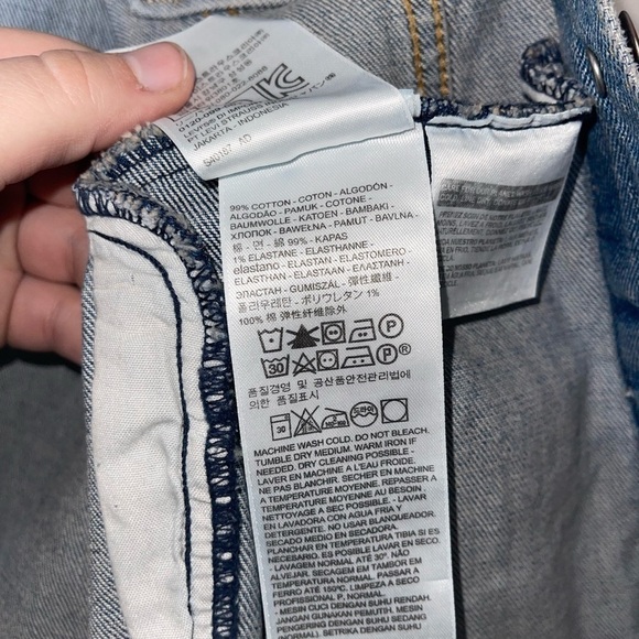 NWT LEVI'S Original Trucker Jean Jacket Size Small - Picture 11 of 11